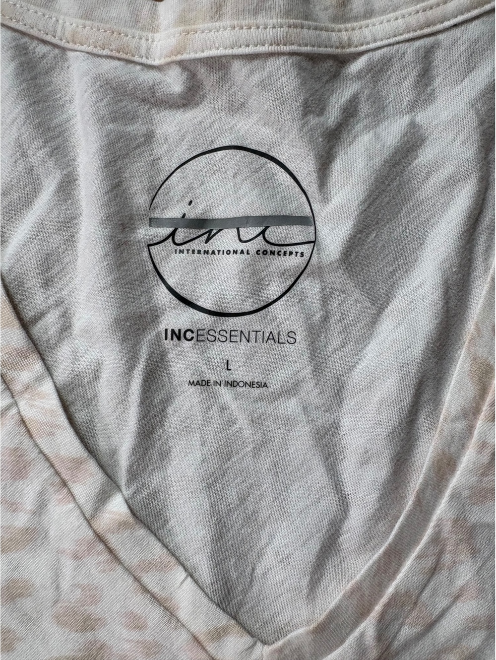 INC International Concepts INC Essentials Pink Animal Print V-Neck Tee Large - Picture 3 of 7